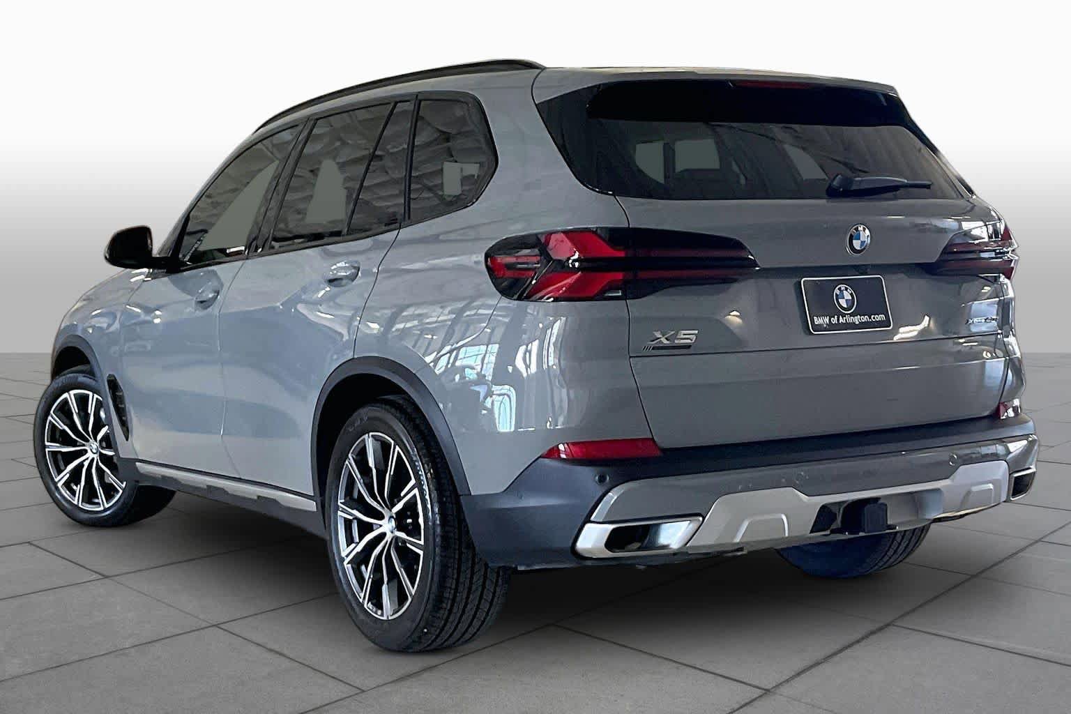 Certified 2025 BMW X5 xDrive40i w/ Parking Assistance Package AWD/4WD image 11
