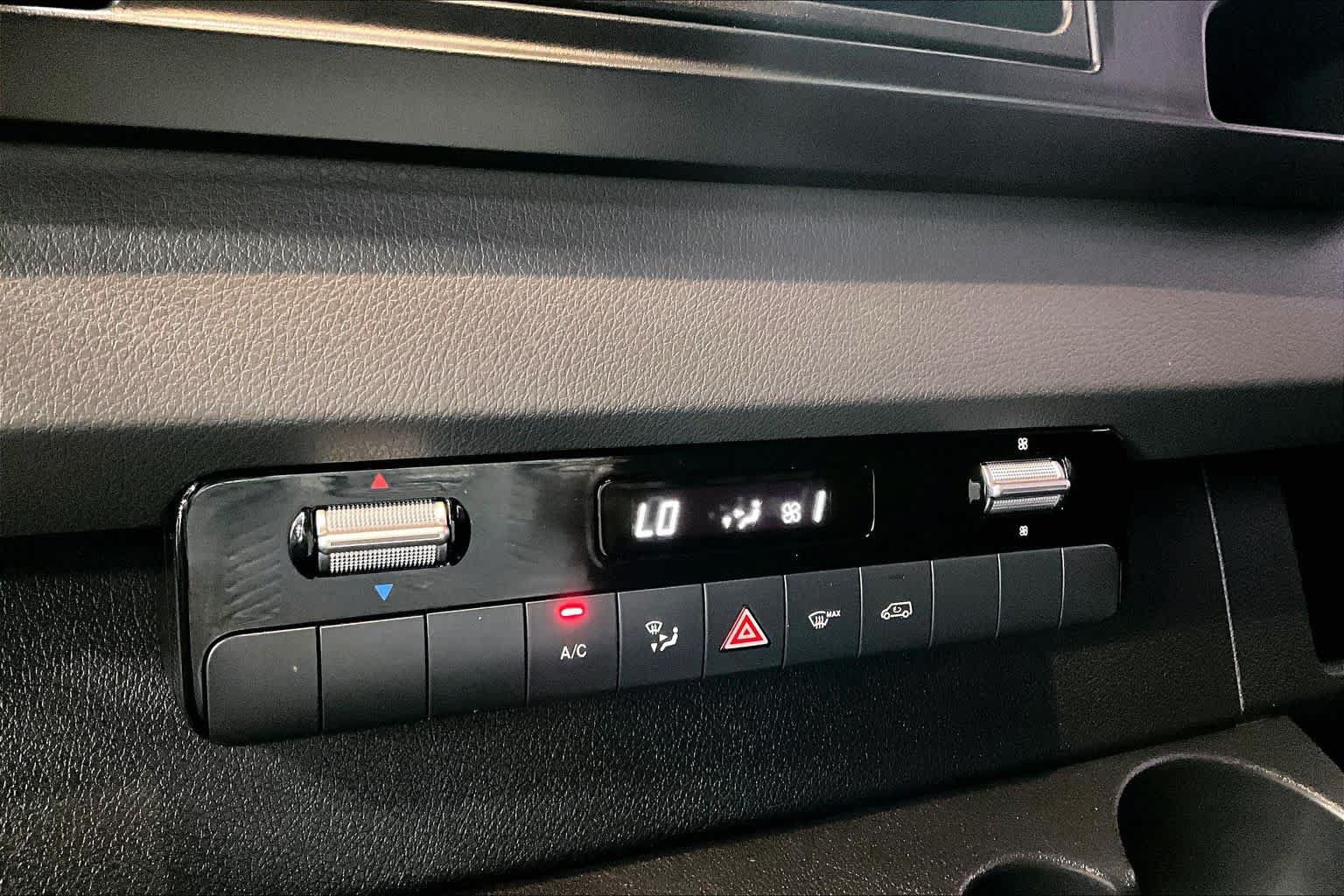 Used 2019 Mercedes-Benz Sprinter 144 image 33