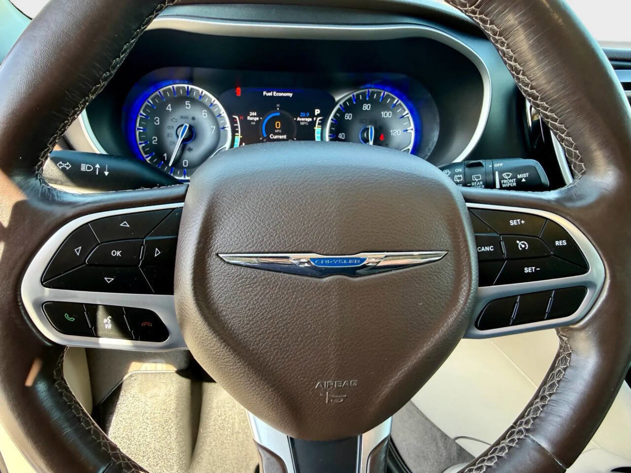 Used 2020 Chrysler Pacifica Touring-L Plus FWD image 17