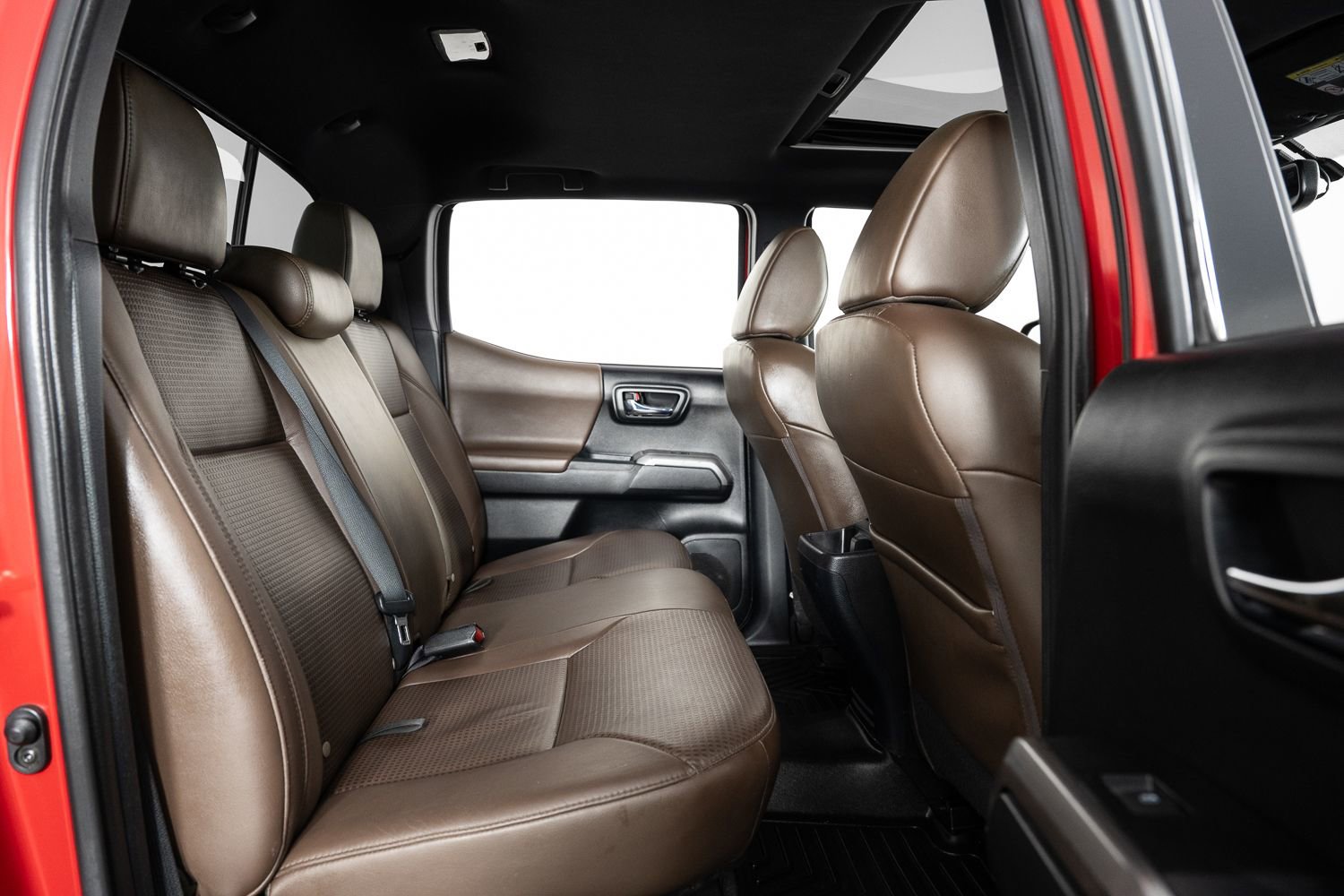 Used 2017 Toyota Tacoma Limited image 22