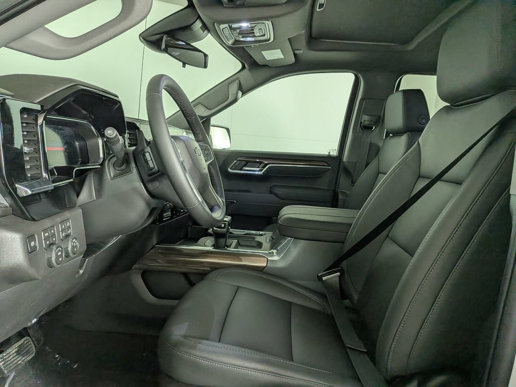 Used 2026 Chevrolet Silverado 1500 LT Trail Boss w/ LT Trail Boss Premium Package AWD/4WD image 14