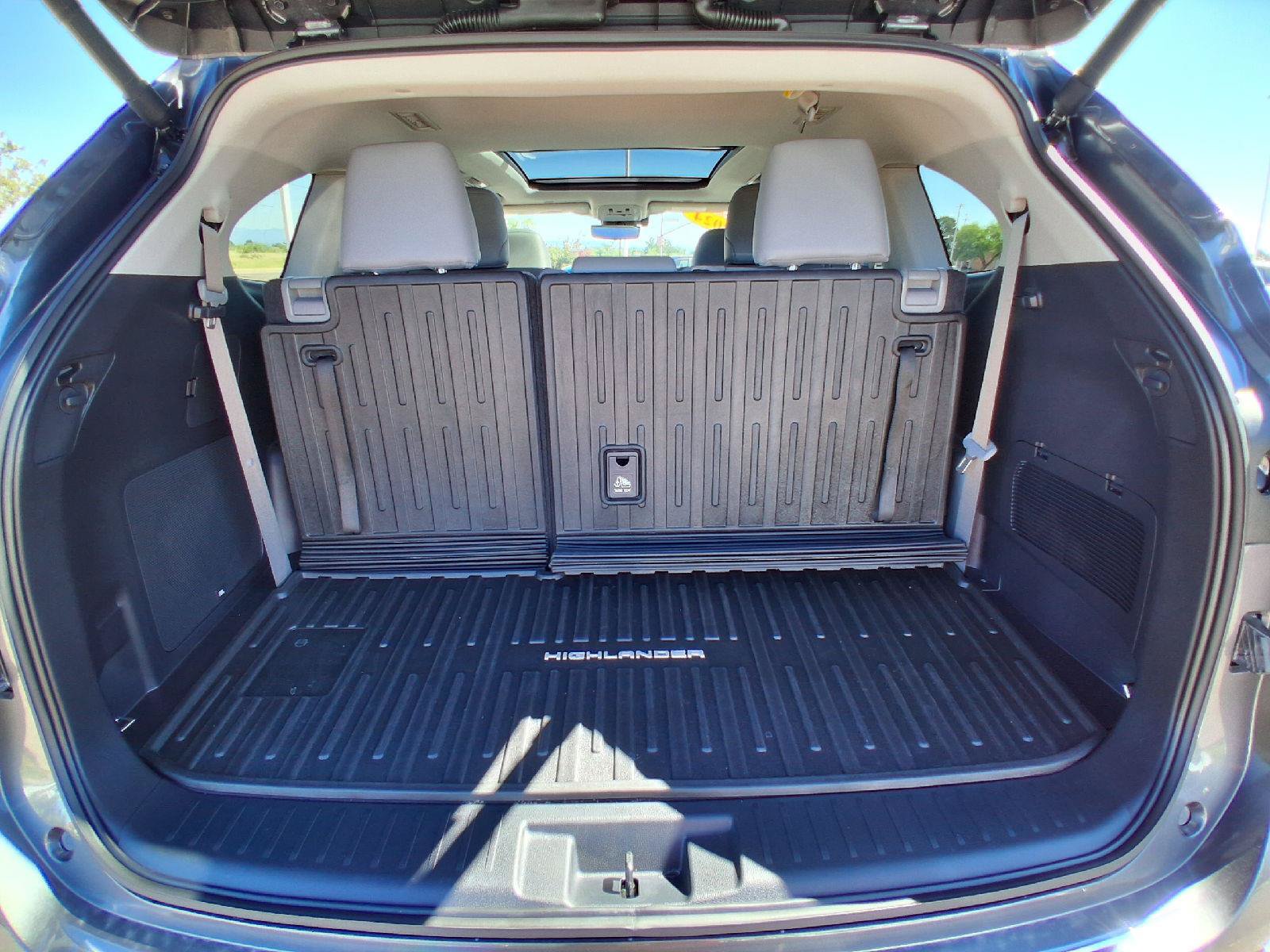 Certified 2024 Toyota Highlander Platinum AWD/4WD image 24