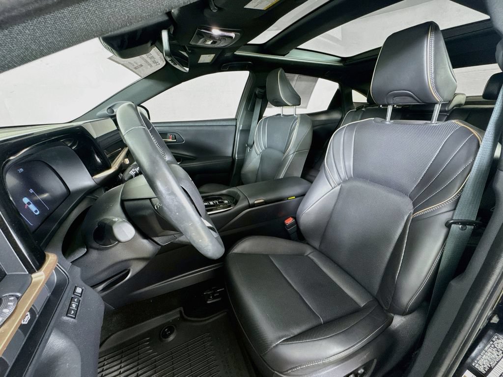 Certified 2024 Toyota Crown AWD/4WD image 2
