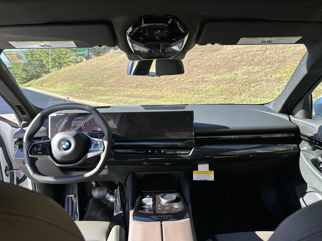 Used 2026 BMW 530i xDrive AWD/4WD image 21