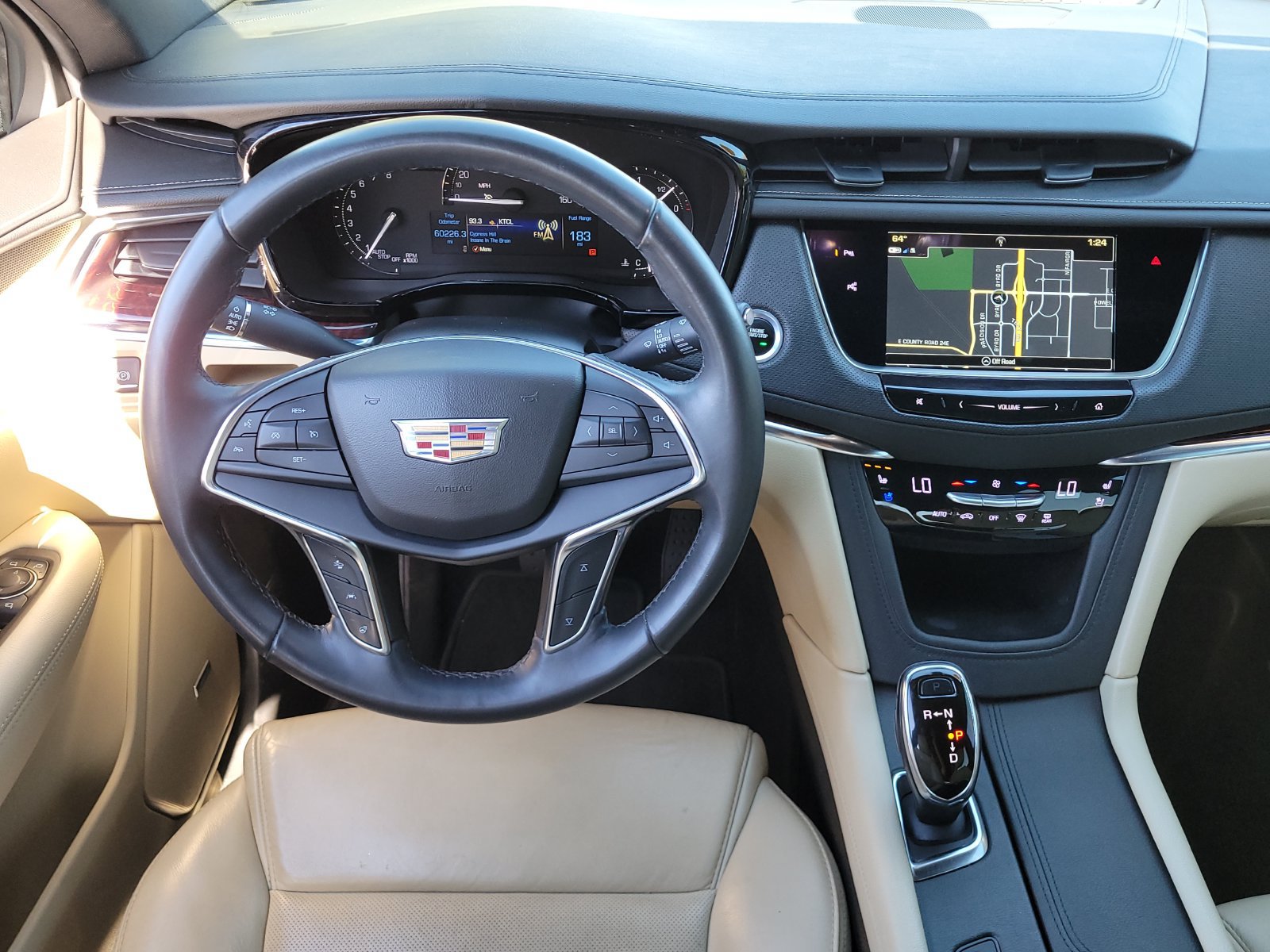Used 2018 Cadillac XT5 Premium Luxury w/ Driver Assist Package AWD/4WD image 9