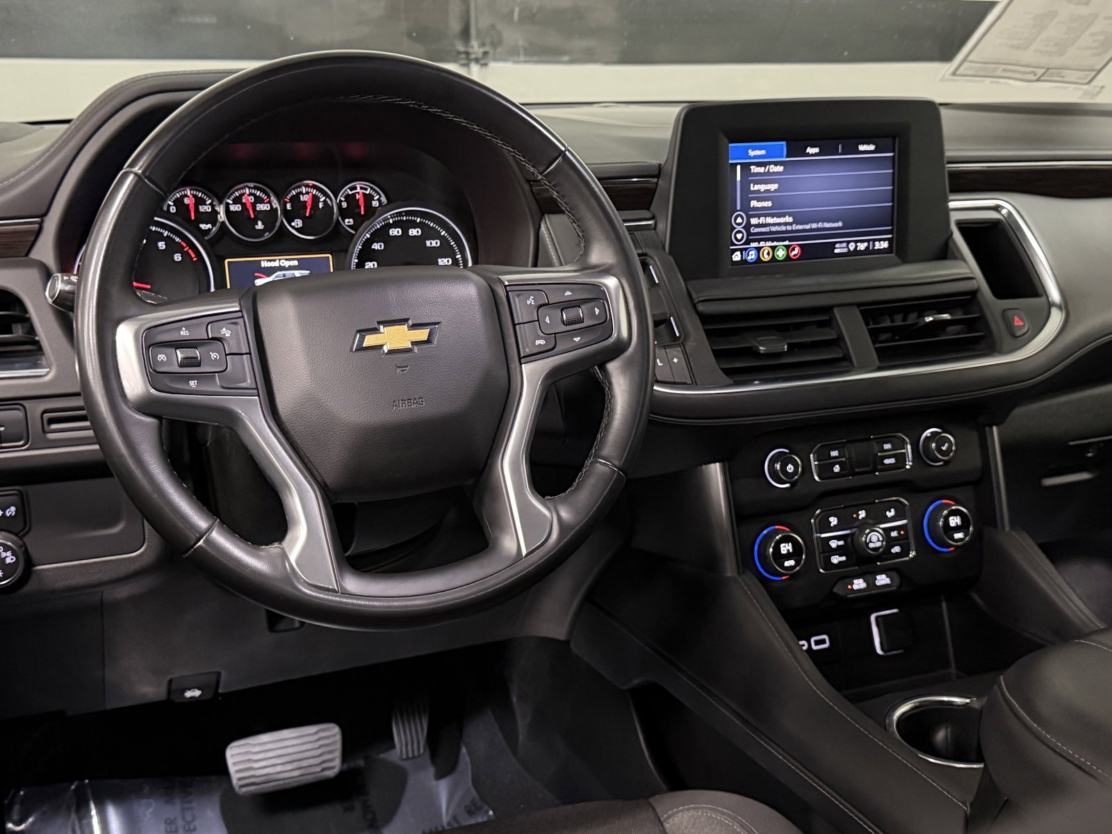 Used 2023 Chevrolet Suburban LS image 34