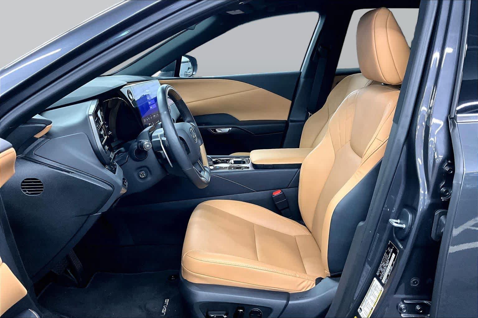 Used 2026 Lexus RX 350h w/ Convenience Package AWD/4WD image 8