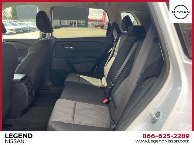 Used 2025 Nissan Rogue SV image 14