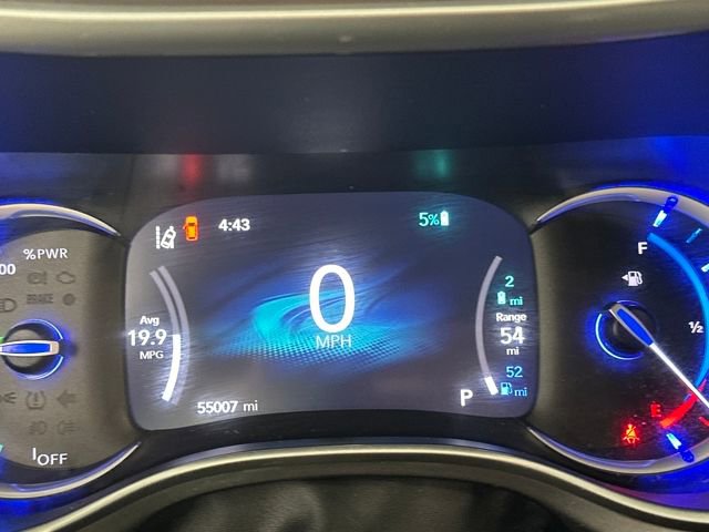 Used 2023 Chrysler Pacifica Touring-L image 18