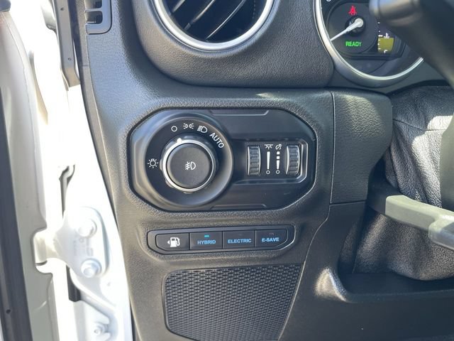 Used 2021 Jeep Wrangler Unlimited Sahara AWD/4WD image 35