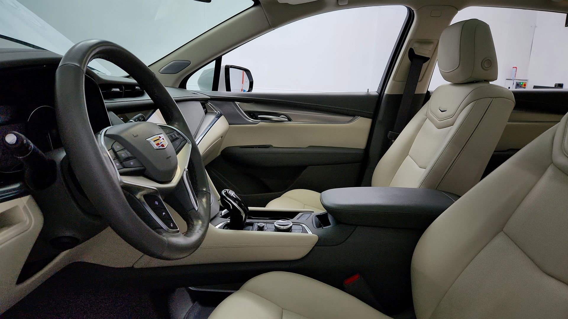 Certified 2023 Cadillac XT5 Premium Luxury AWD/4WD image 12