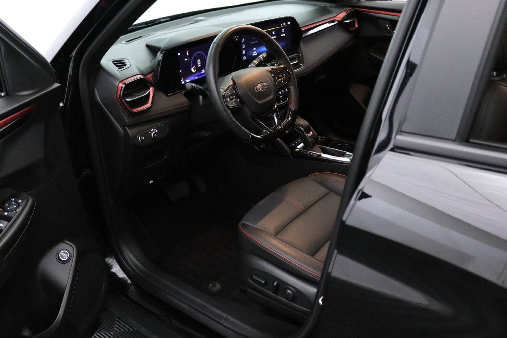 Used 2024 Chevrolet TrailBlazer RS w/ Convenience Package FWD image 19