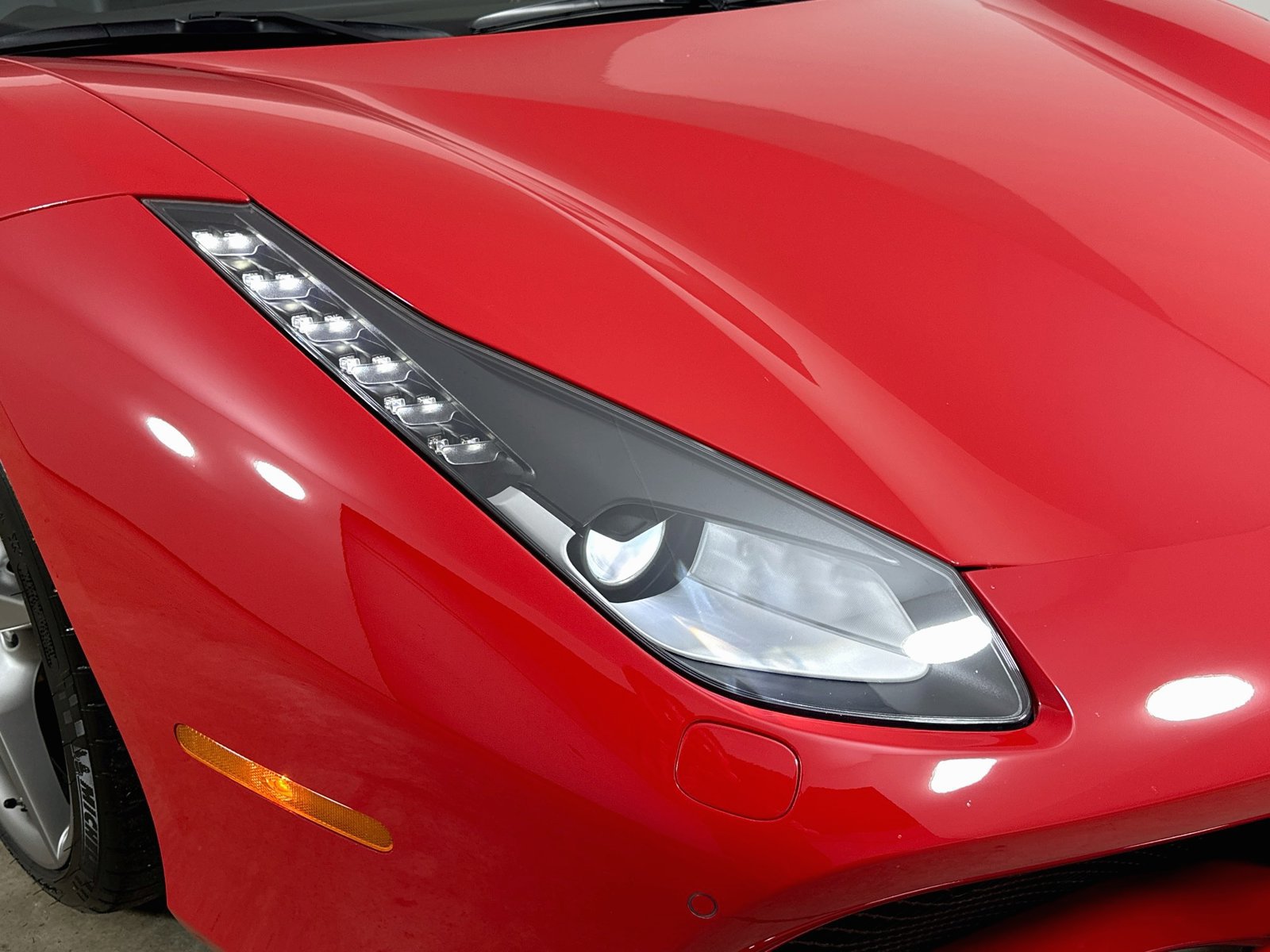 Used 2018 Ferrari 488 Spider RWD image 10