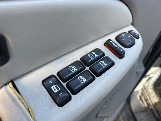 Used 2002 Chevrolet Tahoe LS w/ Traction Pkg image 23