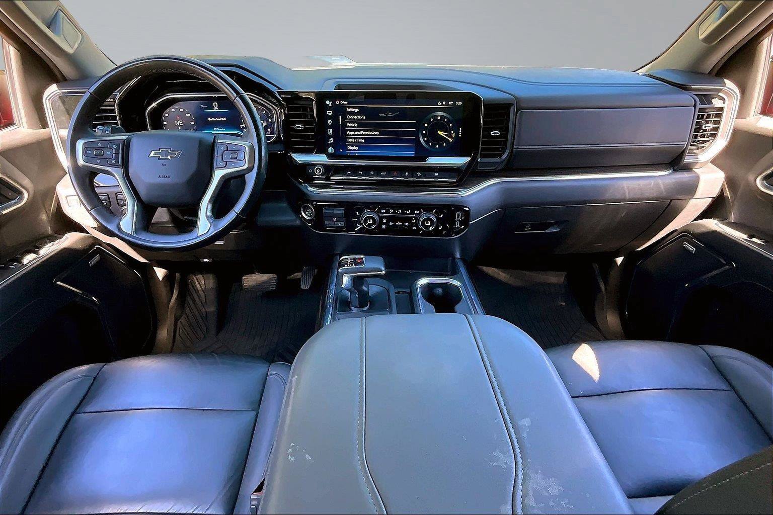 Used 2024 Chevrolet Silverado 1500 LT Trail Boss w/ Convenience Package II AWD/4WD image 16