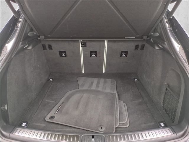 Used 2022 Porsche Macan image 6