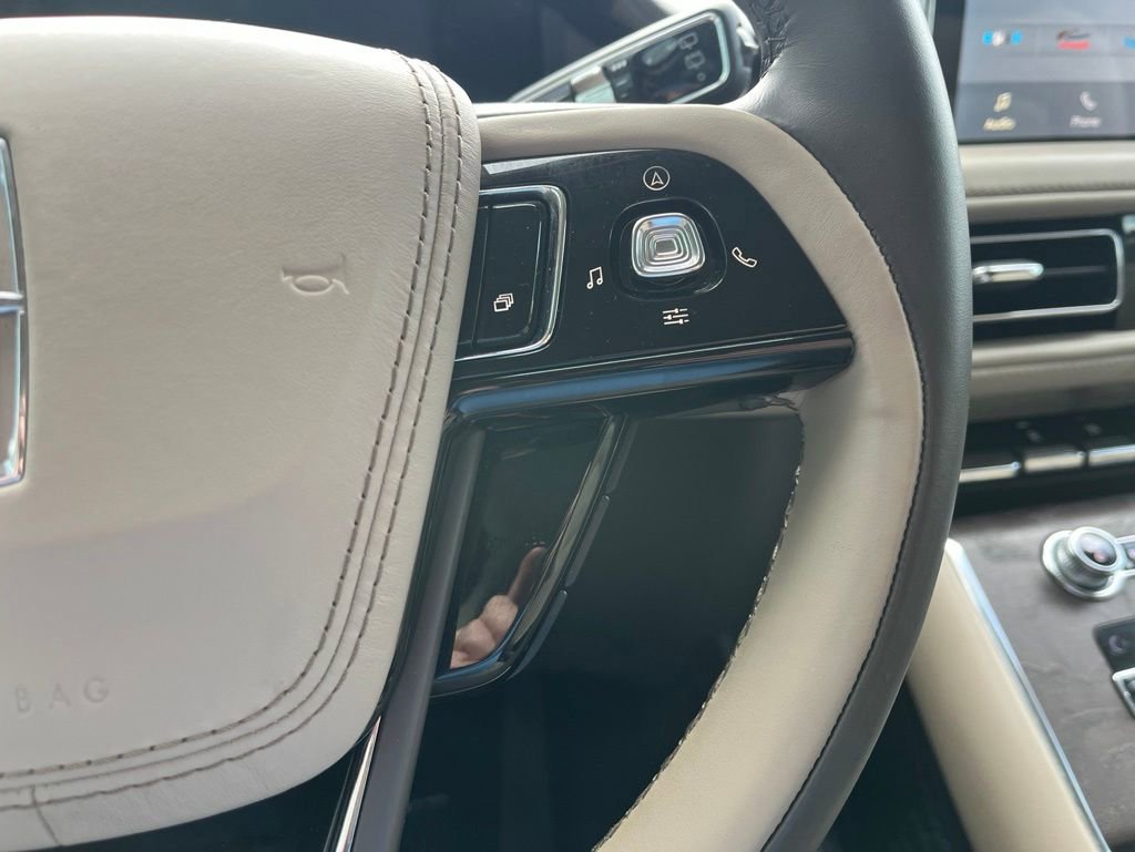 Used 2020 Lincoln Aviator Reserve AWD/4WD image 30