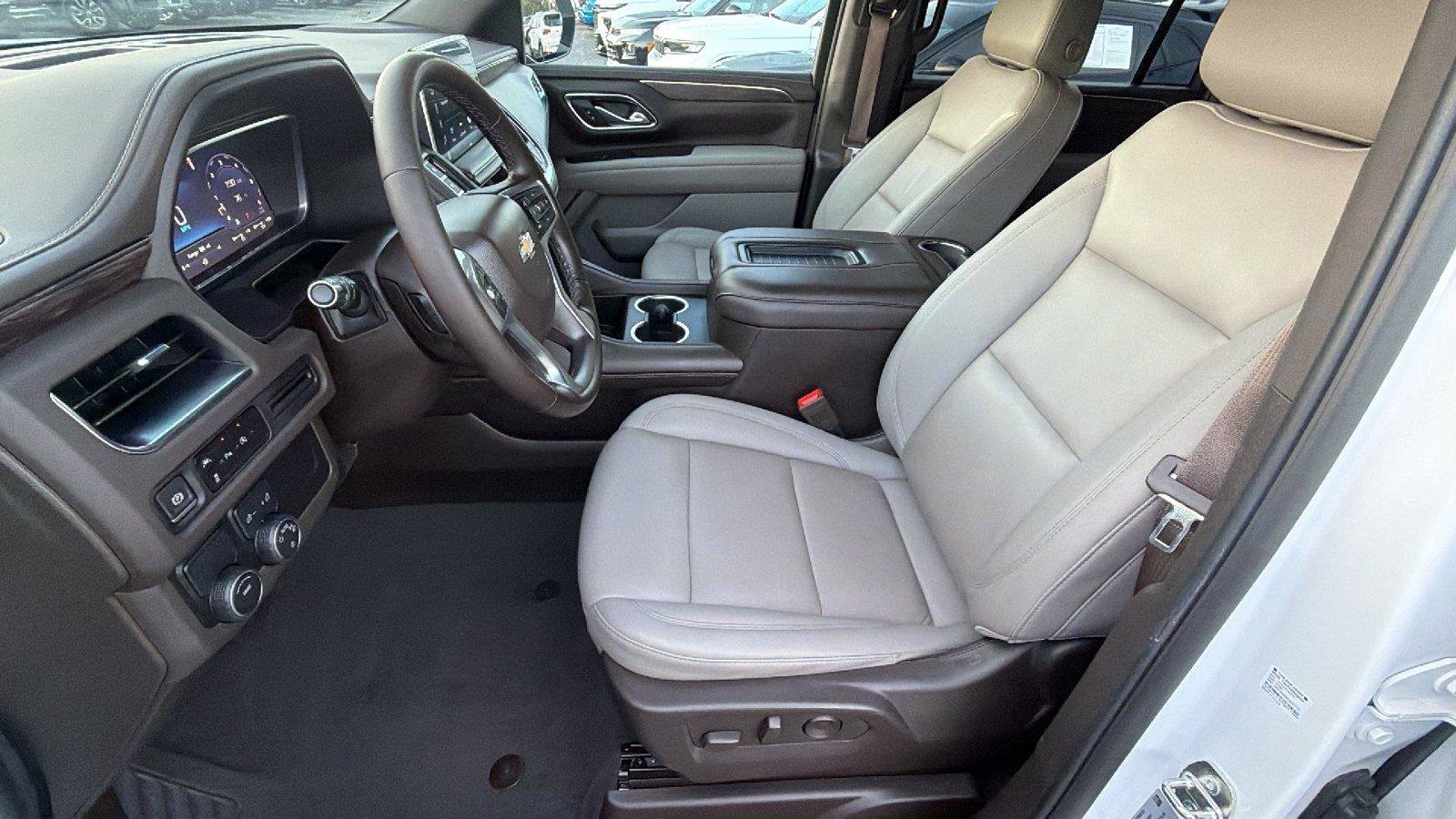 Used 2023 Chevrolet Suburban LT RWD image 16