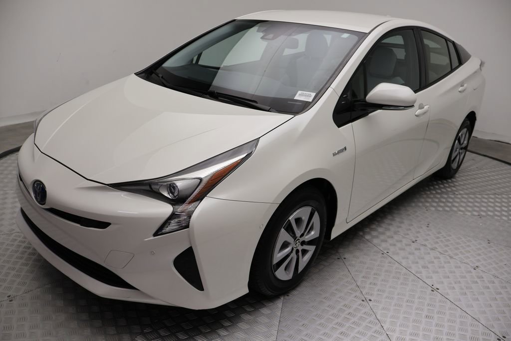 Used 2018 Toyota Prius Four FWD image 2