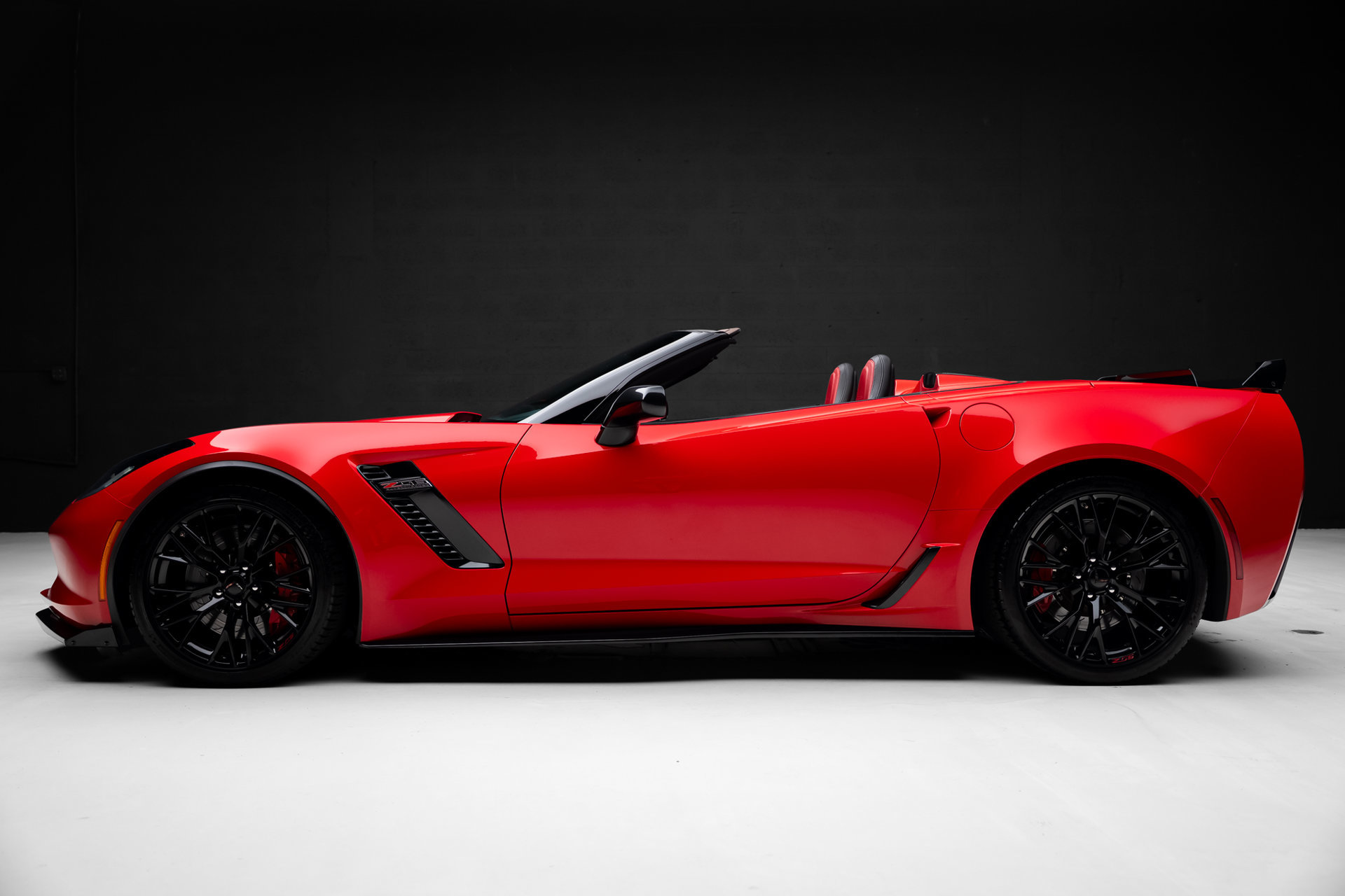 Used 2016 Chevrolet Corvette Z06 w/ 3LZ Preferred Equipment Group RWD image 18