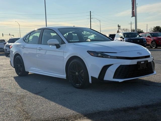 Used 2025 Toyota Camry SE image 8