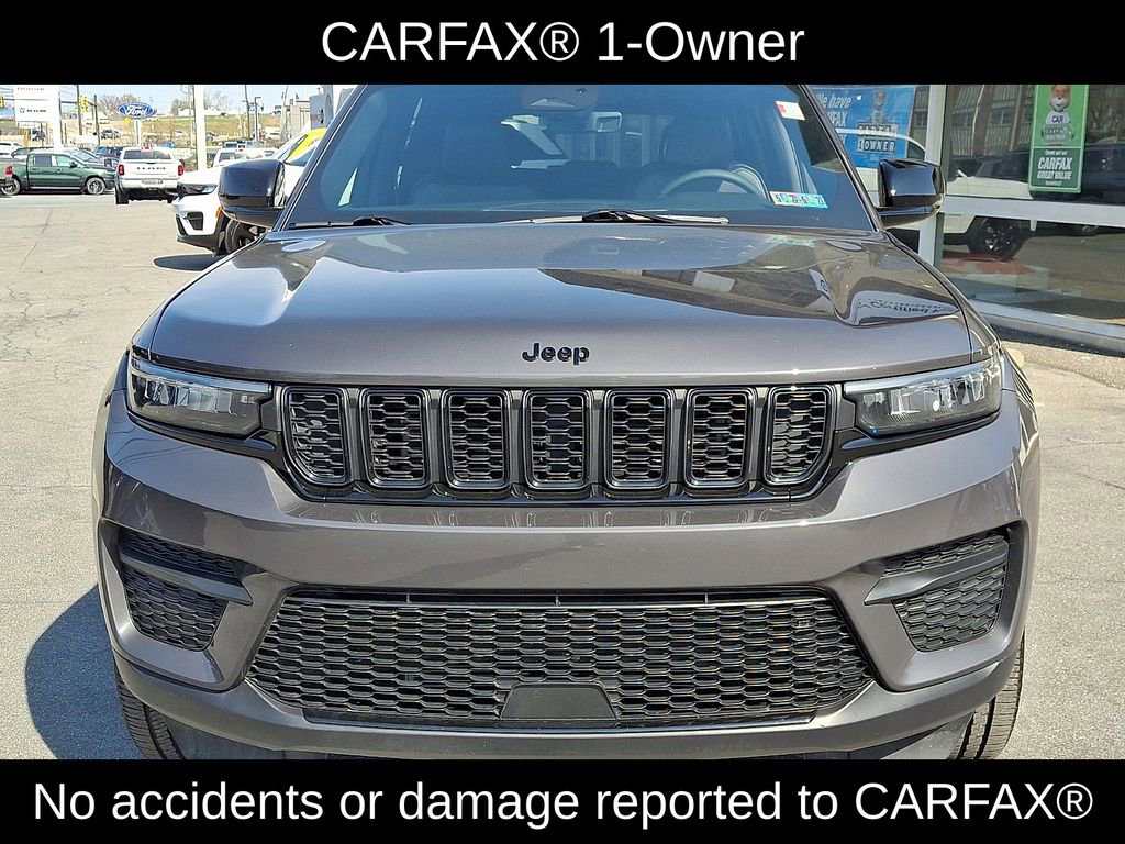 Used 2025 Jeep Grand Cherokee Altitude image 2