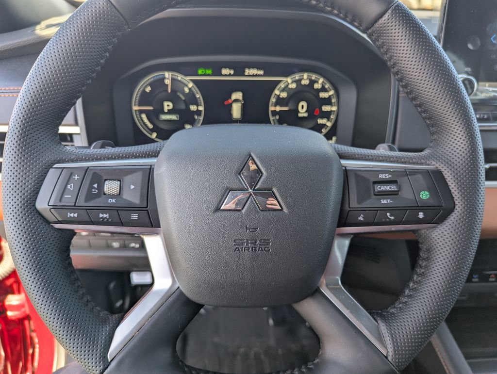 Used 2025 Mitsubishi Outlander 4WD Plug-In Hybrid image 26