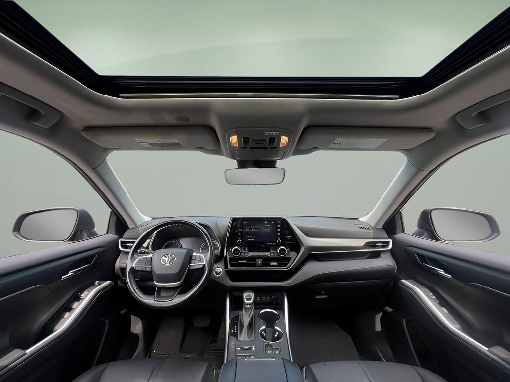 Used 2022 Toyota Highlander XLE image 22