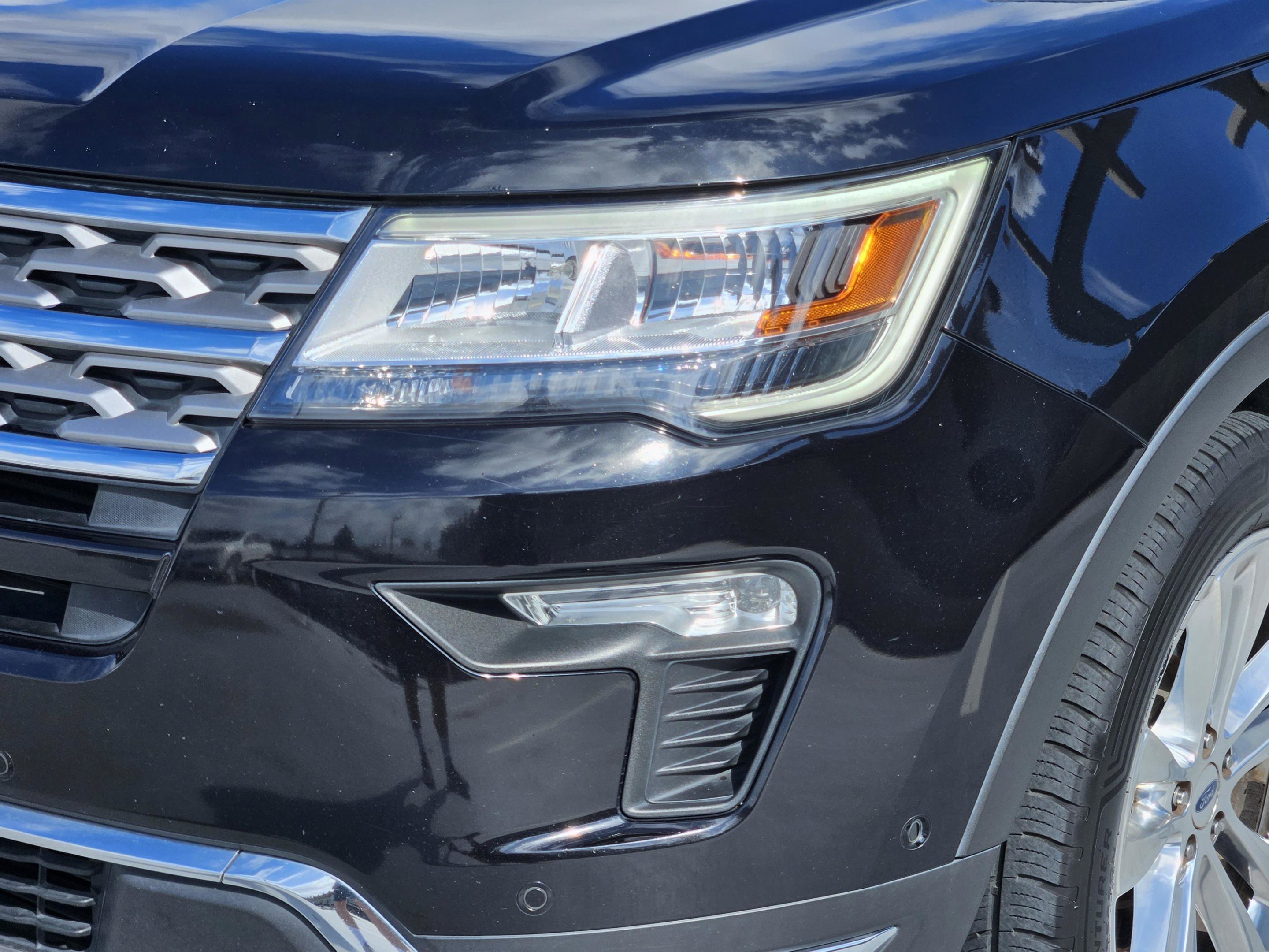 Used 2019 Ford Explorer Limited w/ Ford Safe & Smart Package FWD image 31