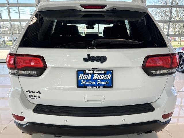 Used 2020 Jeep Grand Cherokee Laredo image 9