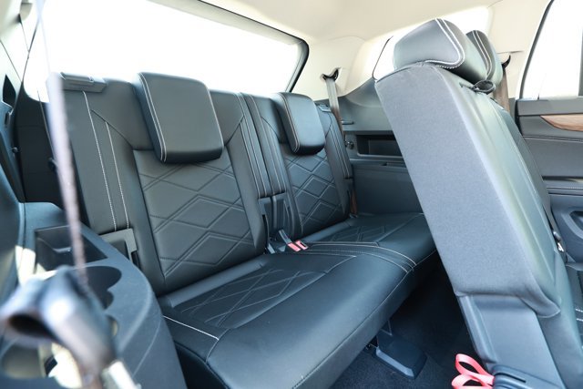 Used 2025 Volkswagen Atlas SE w/ Black Wheel Package FWD image 30