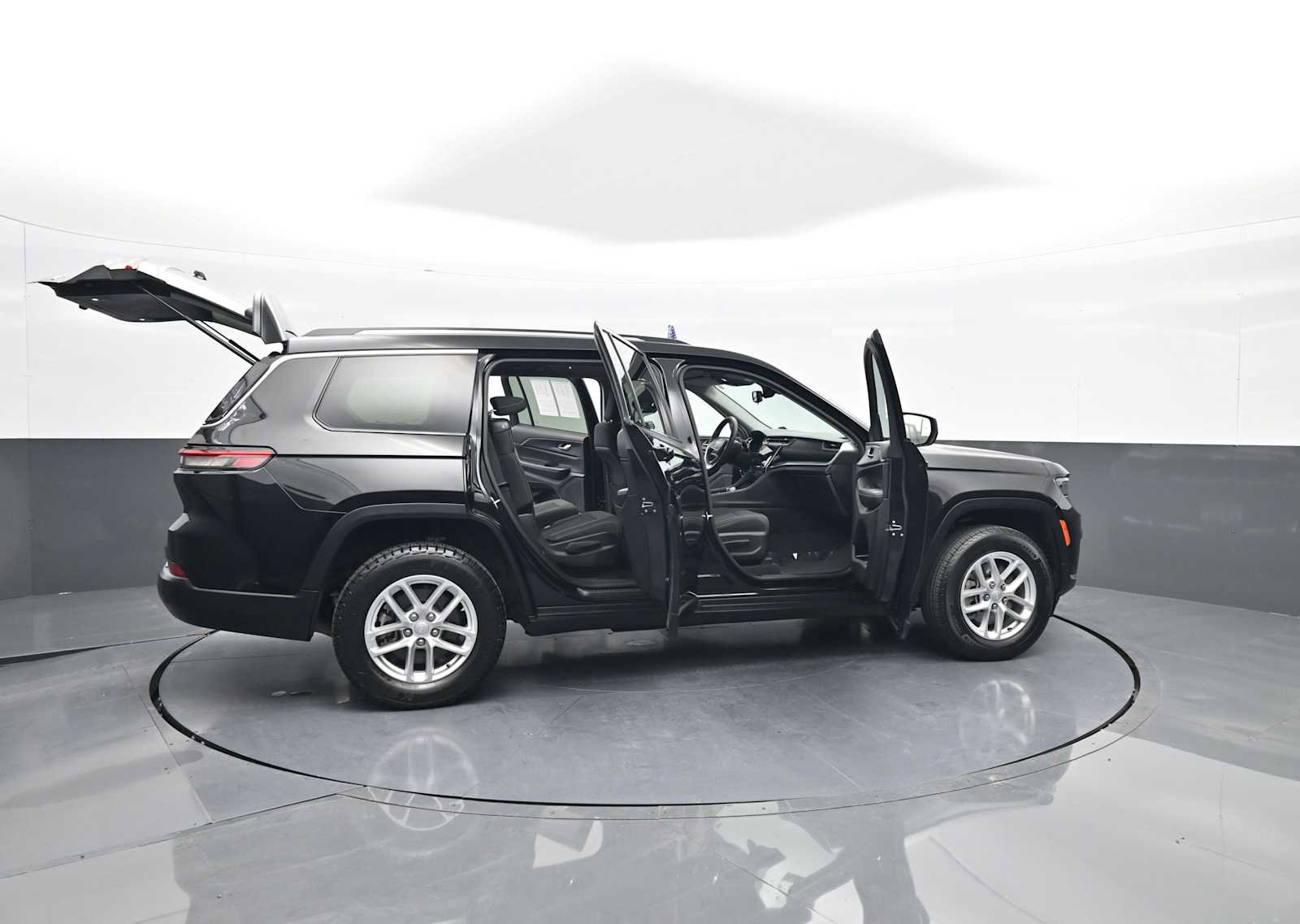 Used 2023 Jeep Grand Cherokee L Laredo image 53
