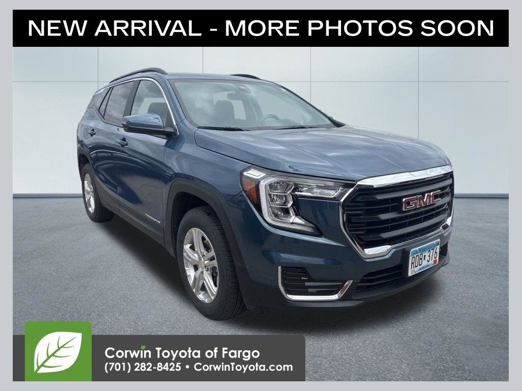 Used 2024 GMC Terrain SLE w/ Driver Convenience Package AWD/4WD image 1