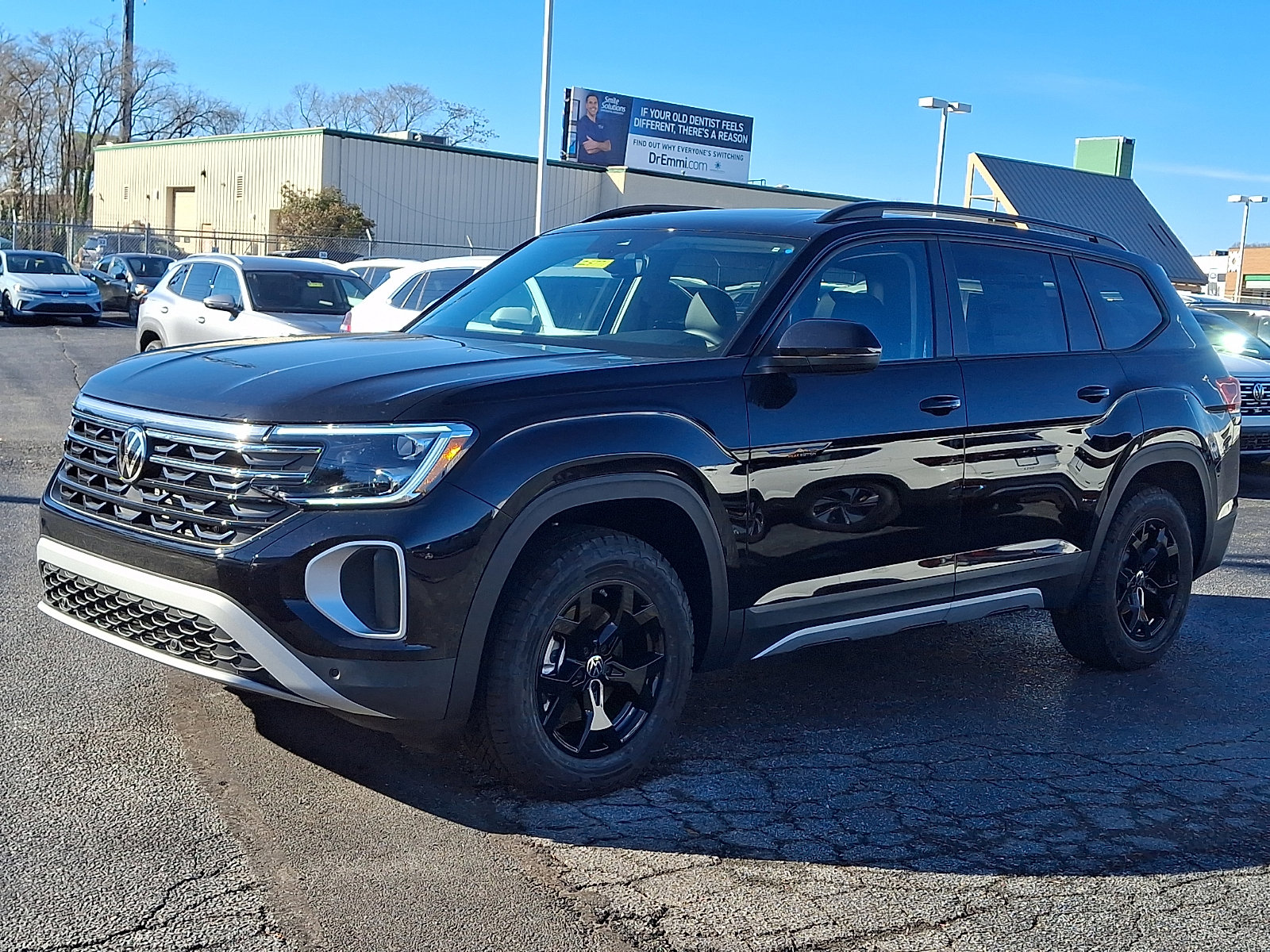 New 2026 Volkswagen Atlas Peak Edition image 2