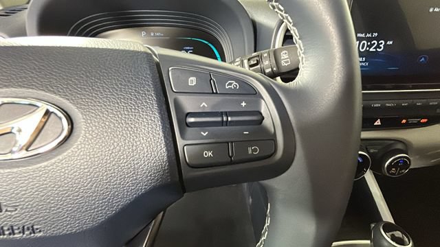 Used 2025 Hyundai Venue Limited FWD image 16