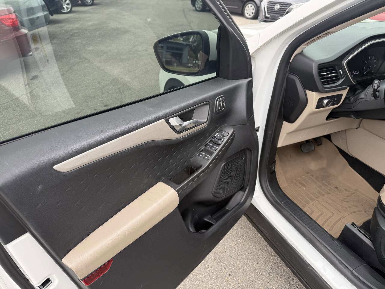 Used 2020 Ford Escape SEL image 11