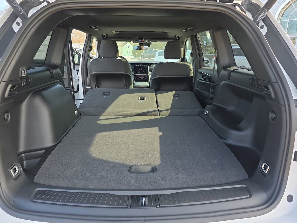 New 2026 Jeep Grand Cherokee Laredo X image 13