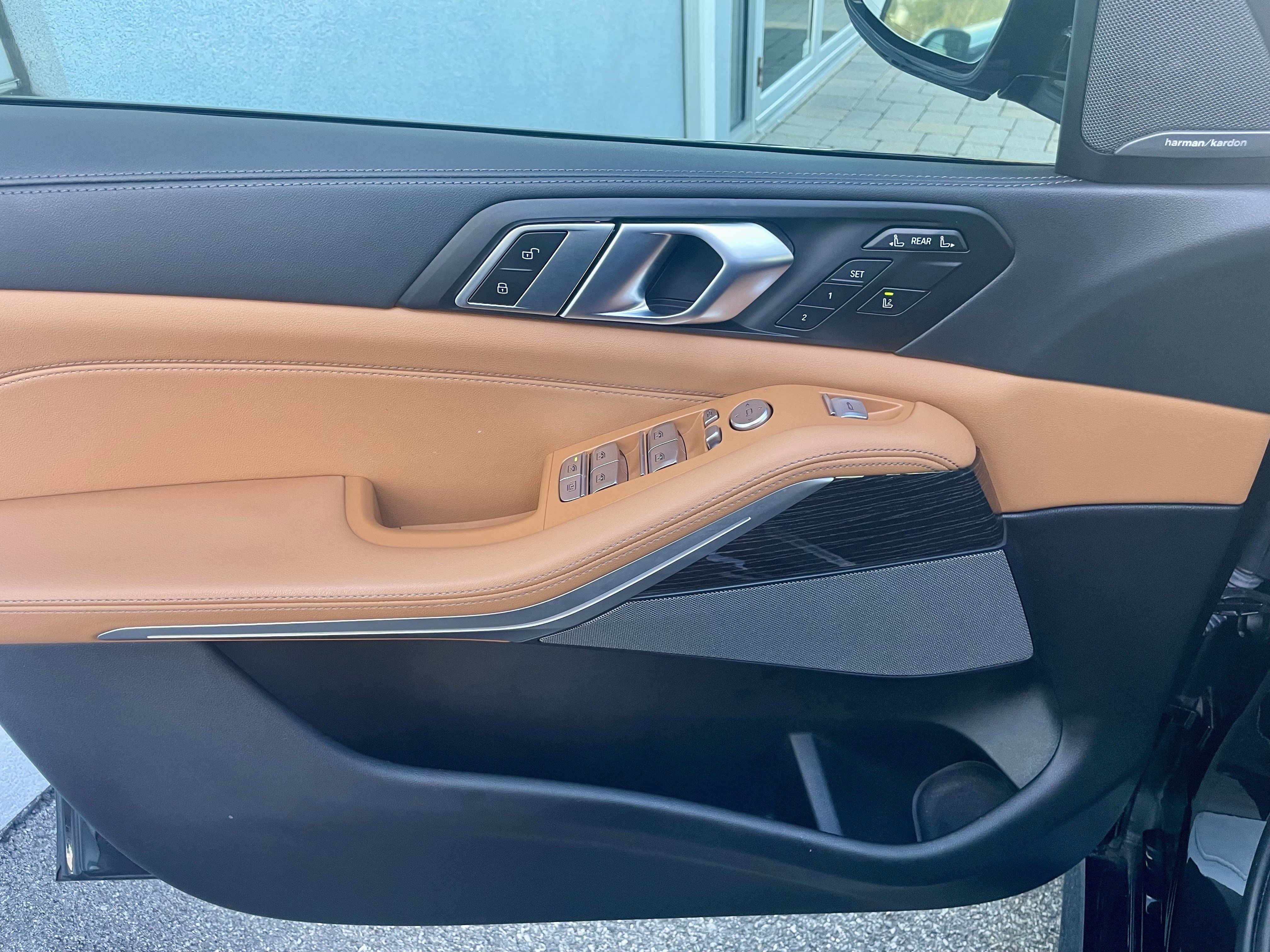 Used 2023 BMW X7 xDrive40i w/ M Sport Package image 12