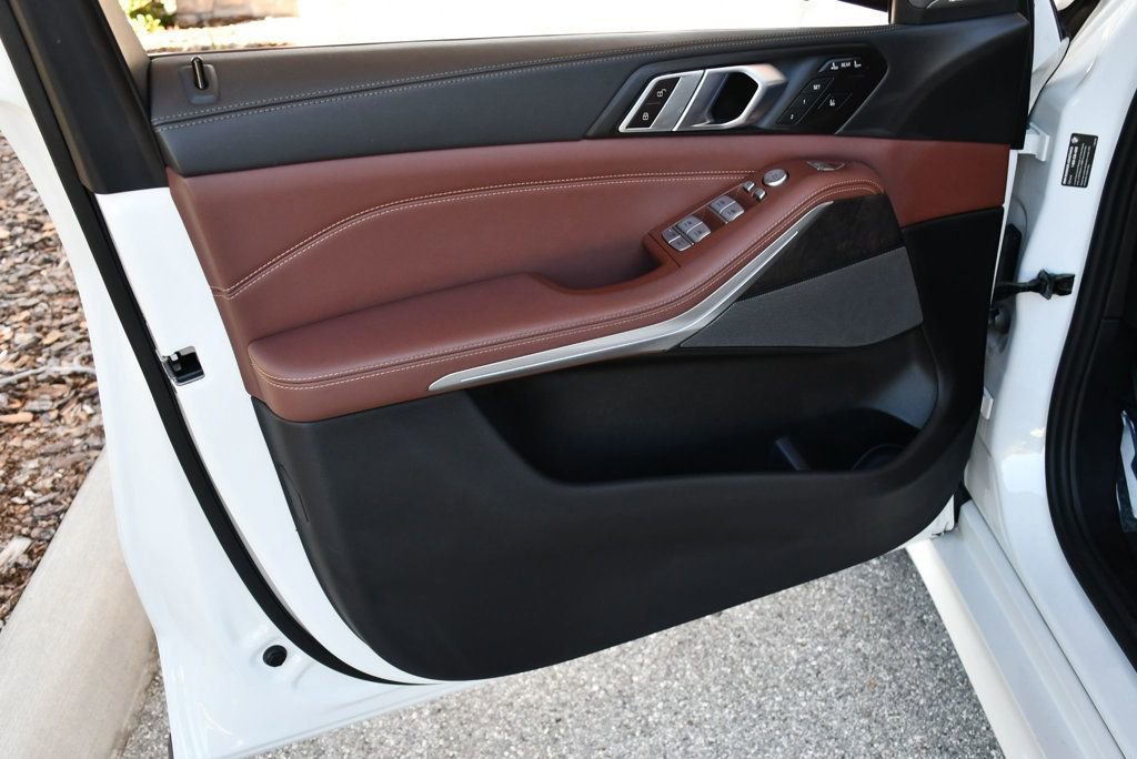 Used 2024 BMW X7 xDrive40i w/ M Sport Package image 40