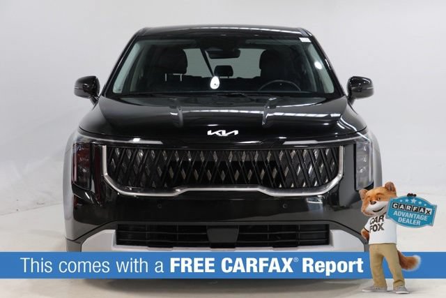 Used 2025 Kia Carnival FWD image 2