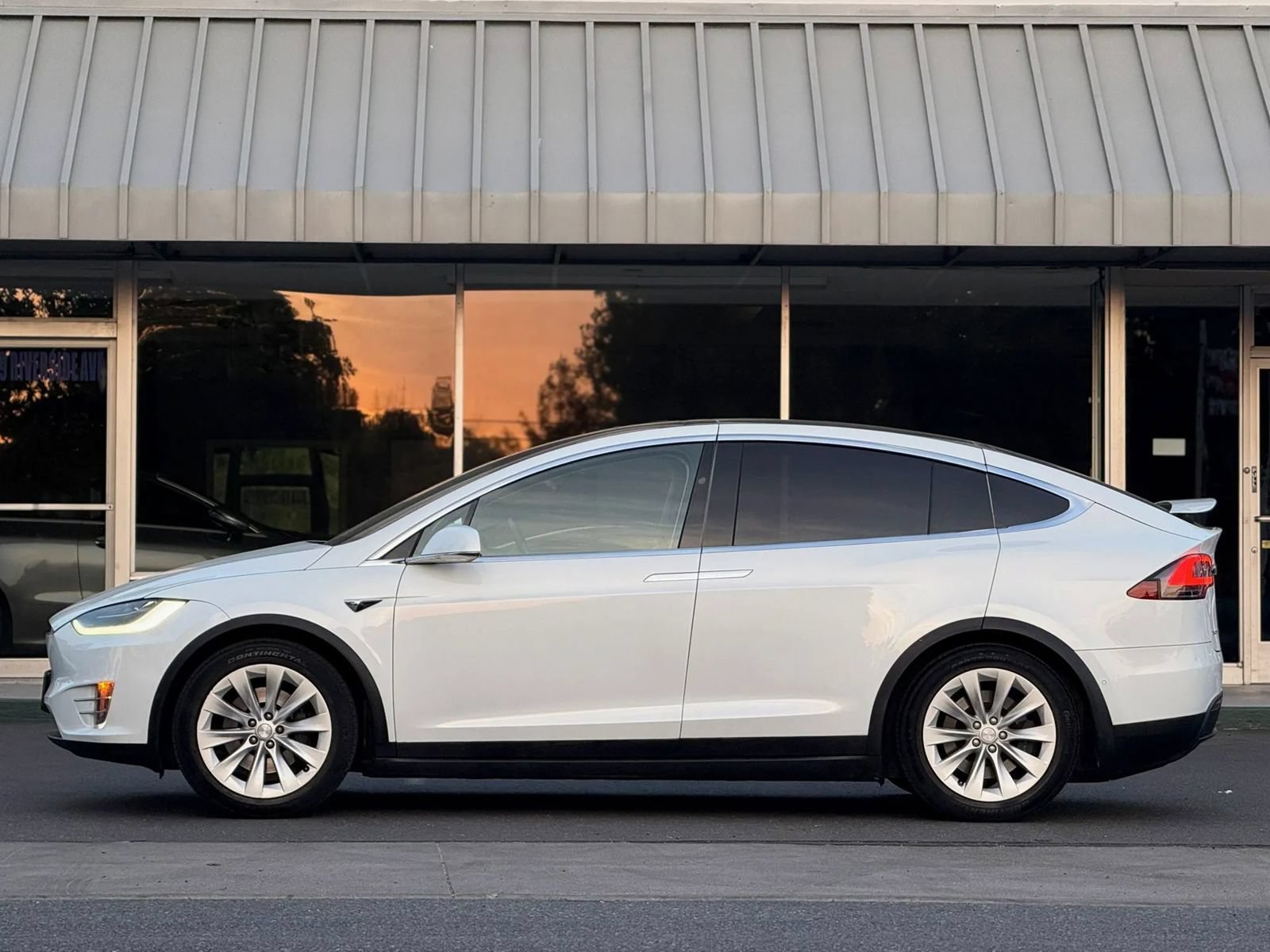 Used 2018 Tesla Model X 100D AWD/4WD image 6