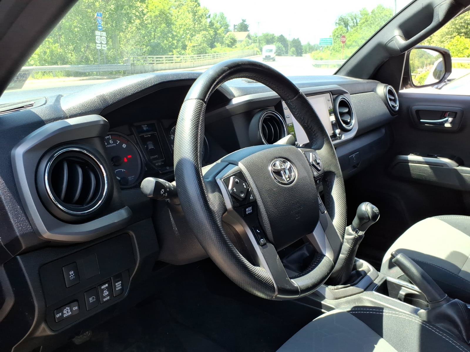 Used 2021 Toyota Tacoma TRD Off-Road w/ Technology Package AWD/4WD image 5