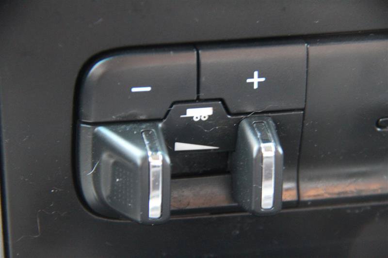Used 2015 RAM 1500 Outdoorsman w/ Pittsburgh Penguins Edition AWD/4WD image 34