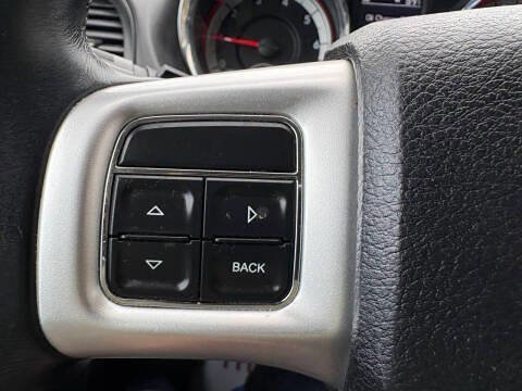 Used 2012 Dodge Grand Caravan SXT image 41