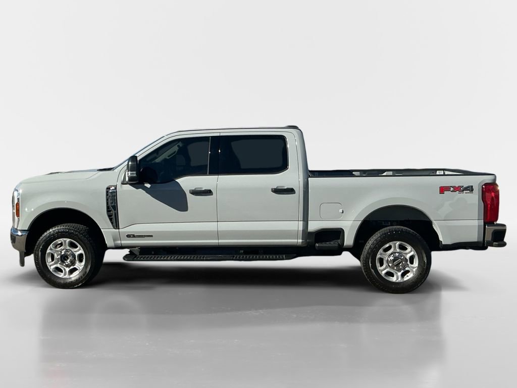 Used 2025 Ford F250 XLT w/ FX4 Off-Road Package AWD/4WD image 2