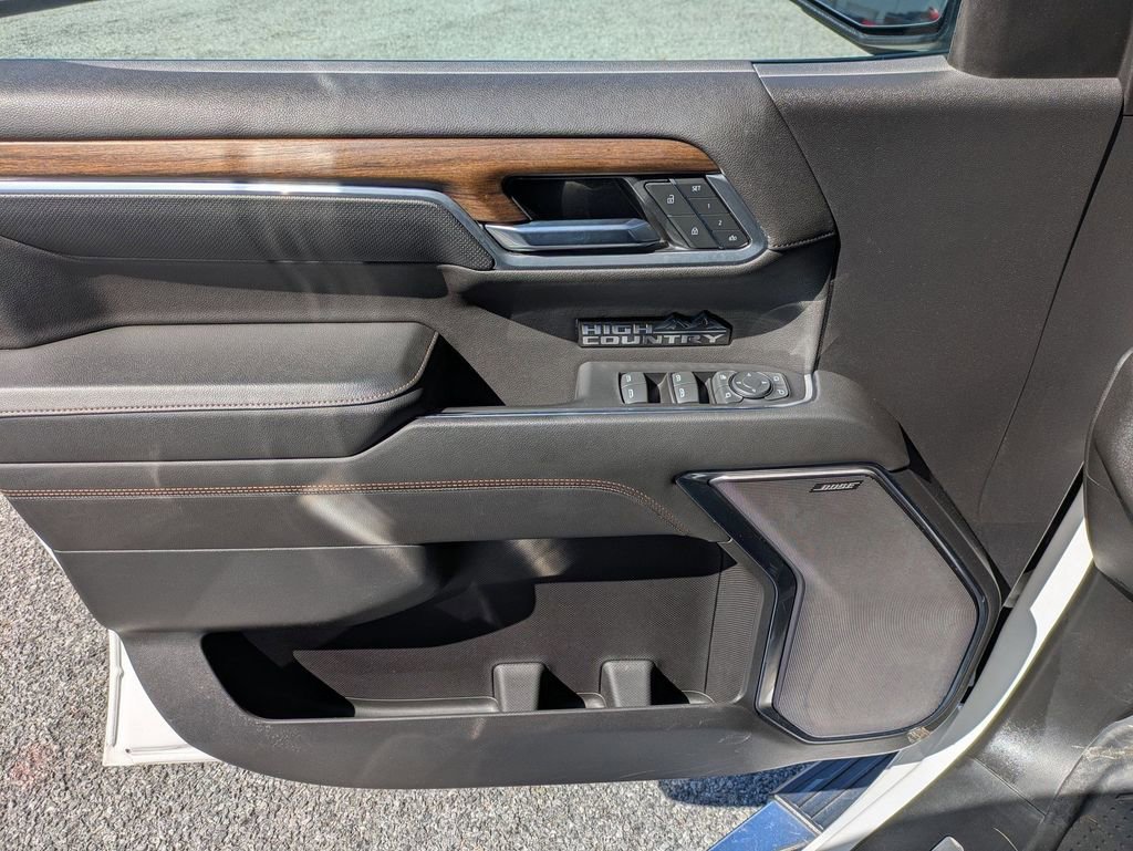 Used 2022 Chevrolet Silverado 1500 High Country w/ High Country Premium Package image 7