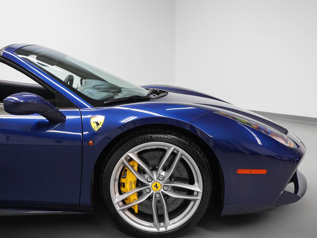 Used 2017 Ferrari 488 Spider image 9