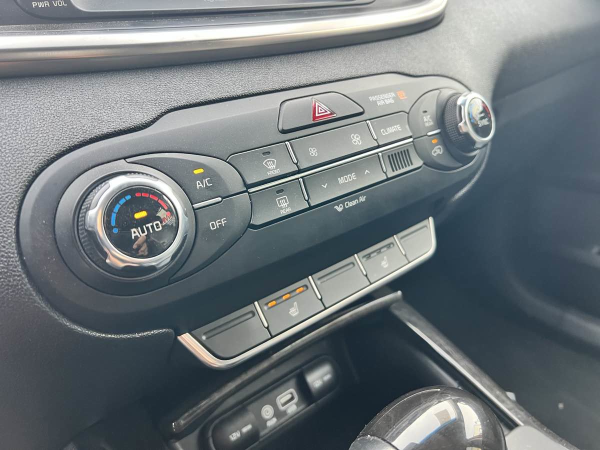 Used 2018 Kia Sorento EX FWD image 12