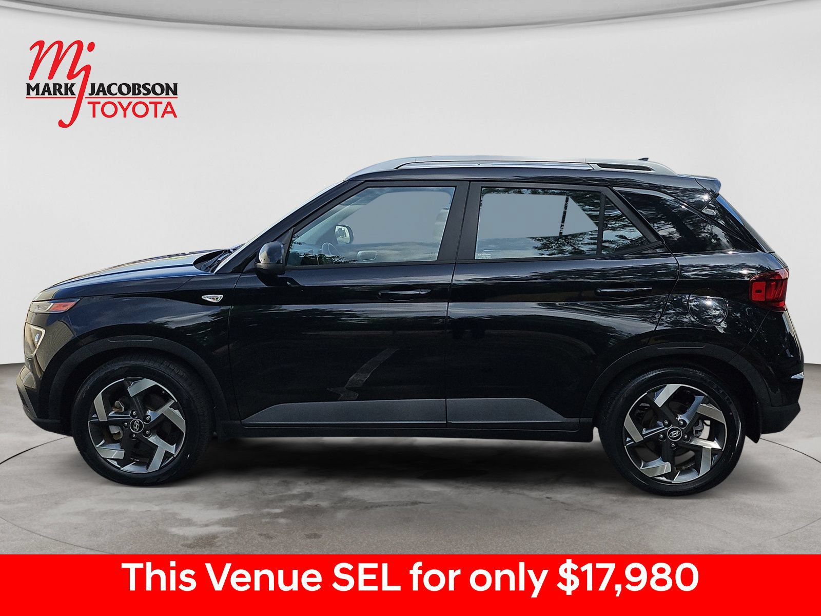 Used 2022 Hyundai Venue SEL FWD image 15