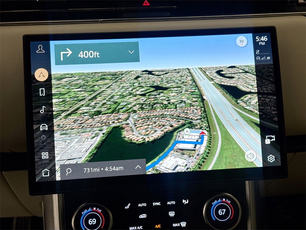 Certified 2023 Land Rover Range Rover SE image 13